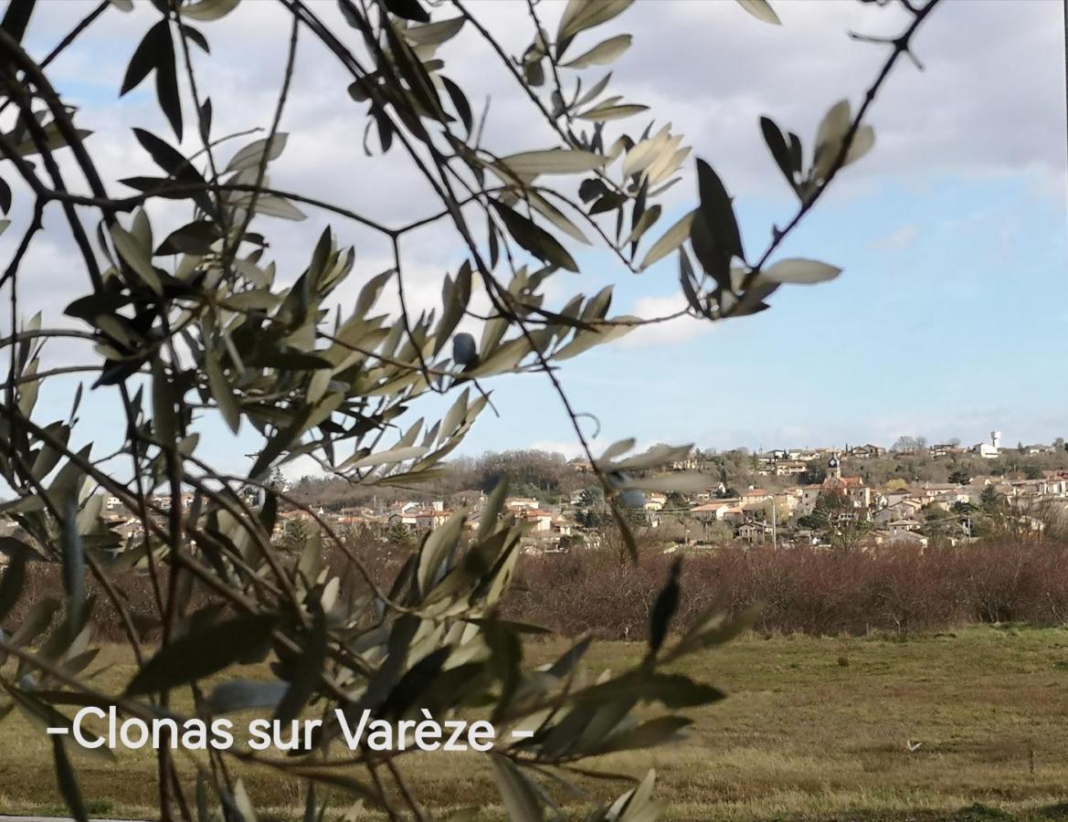 Comme A La Maison Clonas-sur-Vareze Kültér fotó