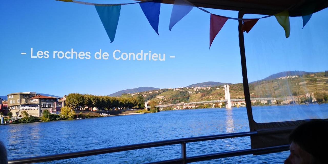 Comme A La Maison Clonas-sur-Vareze Kültér fotó