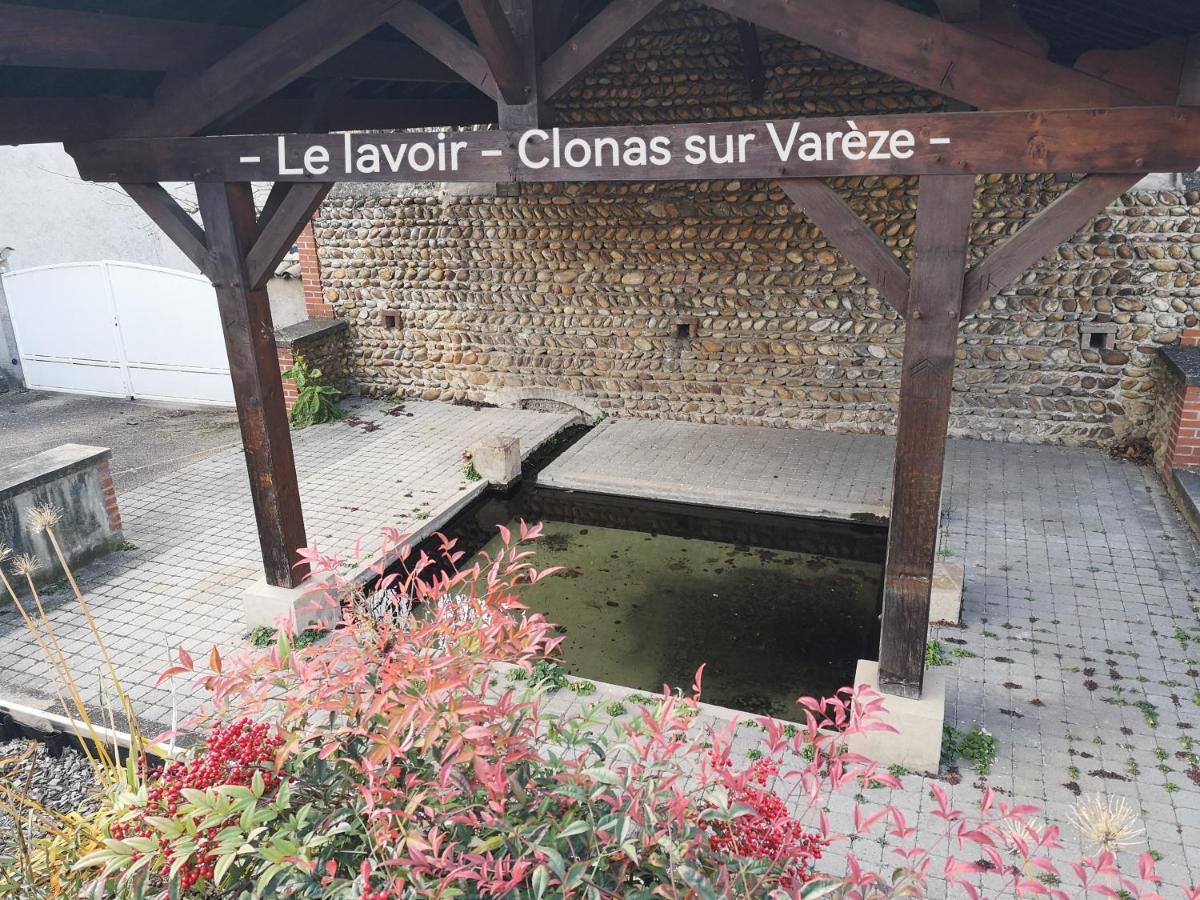 Comme A La Maison Clonas-sur-Vareze Kültér fotó